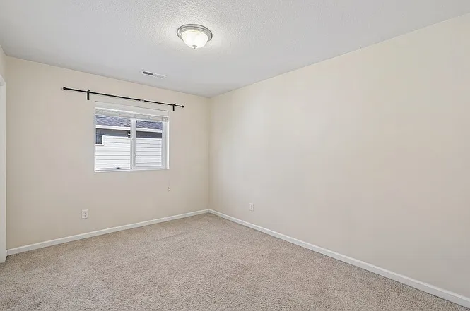 3818 NE 62nd St — Photo 2