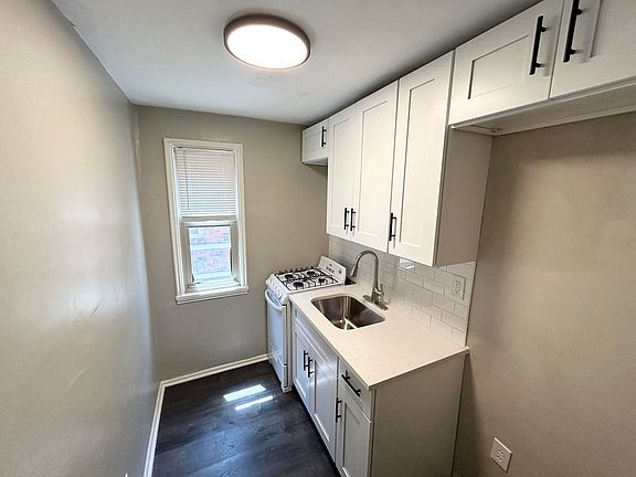 4th image of 100-139 W Bellecrest Ave #114