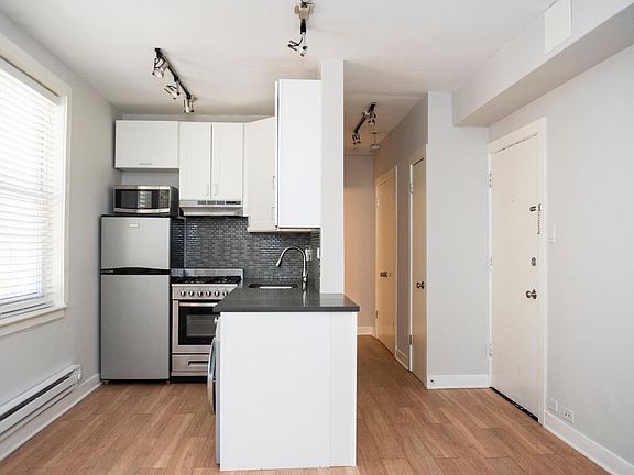 2nd image of 511 W Belmont Ave APT 3