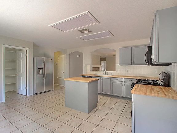 3rd image of 310 Brentwood Dr