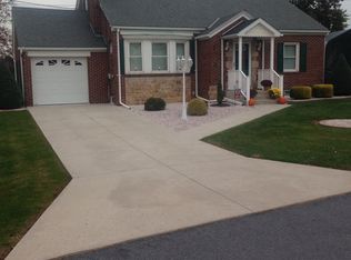 937 Oplinger Rd, Allentown, PA 18106