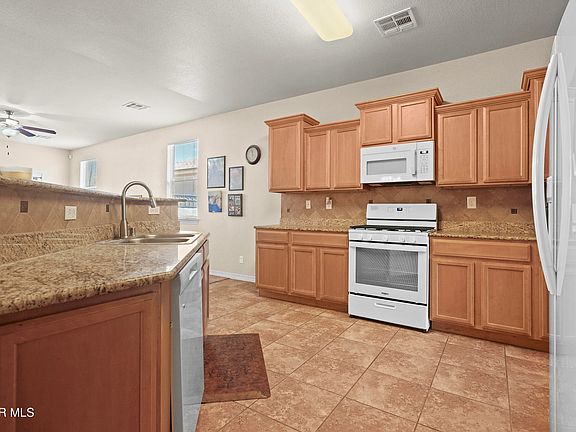 3rd image of 11029 Coyote Ranch Ln