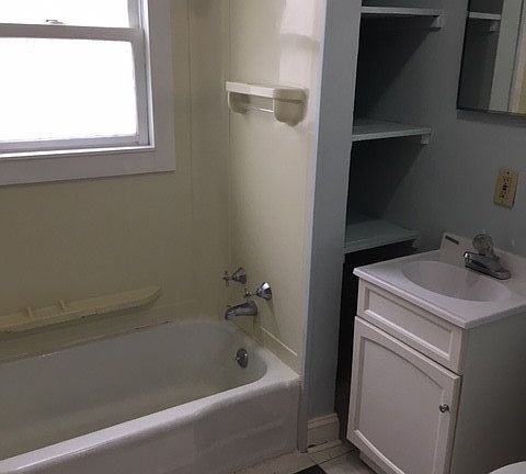 4th image of 3022 W Michigan Ave APT 1A