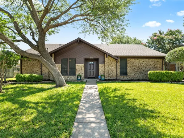 2206 Spring Leaf Dr, Carrollton, TX 75006