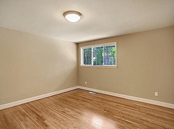 4th image of 17832 NE 12th St