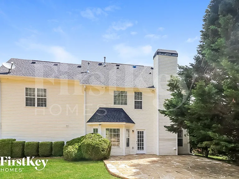 6325 Wilmington Way — Photo 15
