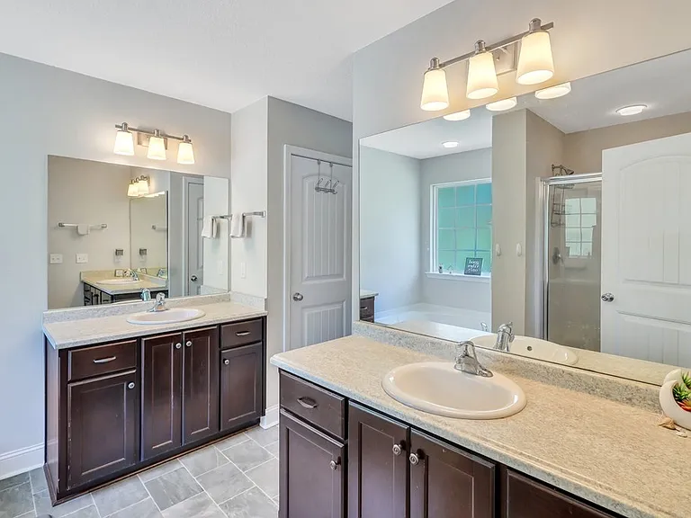 203 Grandview Dr — Photo 16