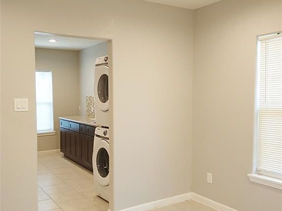 3rd image of 3333 Sampson St