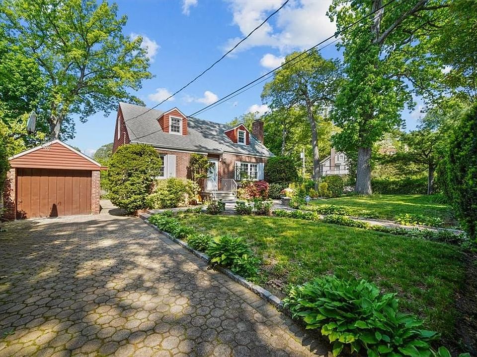 1st image of 308 Van Cortlandt Park Avenue