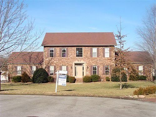 1st image of 105 Tanbark St