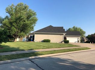 1208 Aerie Ln, Cameron, MO 64429