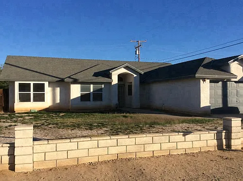 20412 Airway Blvd Photo 1