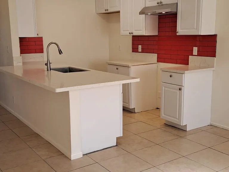 82145 Valencia Ave #5 — Photo 2