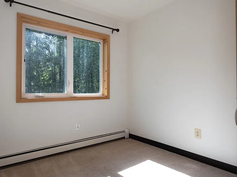 4798 Glasgow Dr — Photo 7