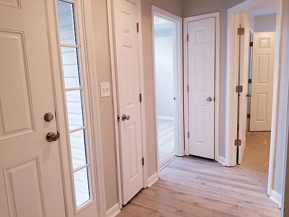 4th image of 2076 Sylvan Lake Dr