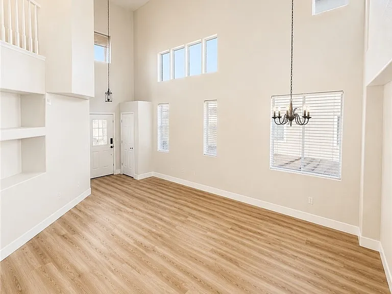3957 Irvin Ave — Photo 11