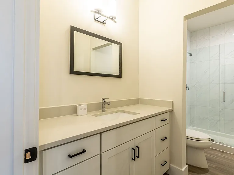 1135 Rose Hill Dr — Photo 22