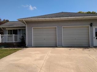 18 E Main St, Adams, MN 55909