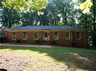 1218 Foxfire Dr, Greensboro, NC 27410