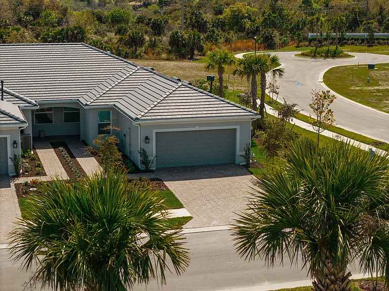 Coral Harbour Dr — Photo 7