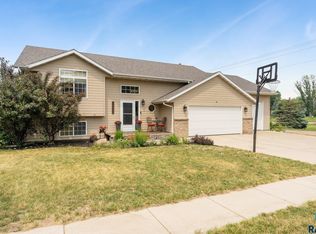 100 W Conifer St, Brandon, SD 57005