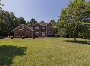 424 Laurel Ridge Ln, Lexington, NC 27295