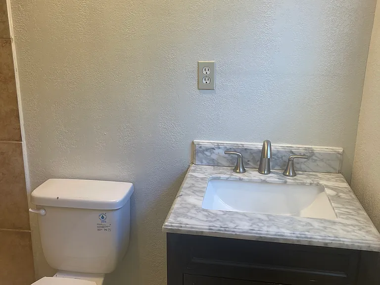 6607 Hollis Ave — Photo 1