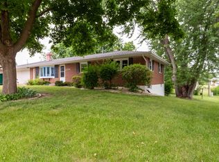 2379 Briarwood Dr, Dubuque, IA 52002