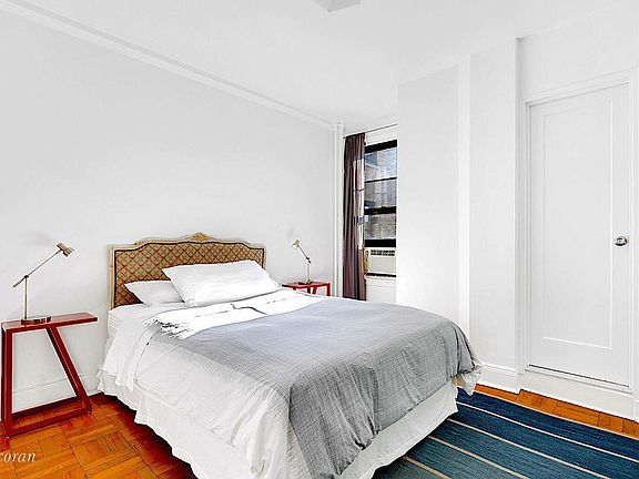 5th image of 311 W 106th St #12B