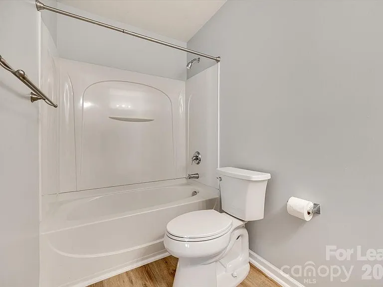 2052 Shady Pond Dr — Photo 22