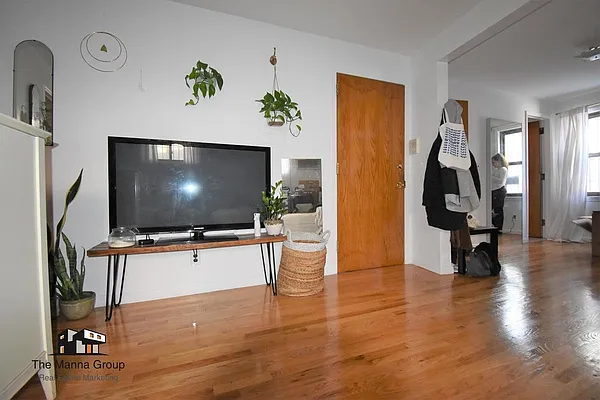 Rented by Bold New York | media 22