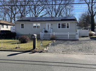 18 Tile St, West Haven, CT 06516