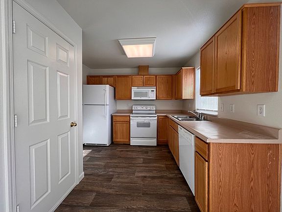 4th image of 605 Starlite Dr Unit B