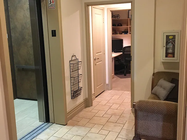 1337 Wellesley Ave #104 — Photo 19