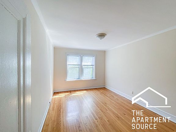 3rd image of 5052 N Wolcott Ave #3
