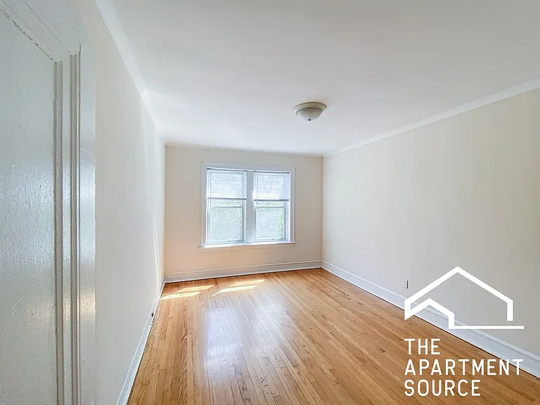 5052 N Wolcott Ave #3 — Photo 3