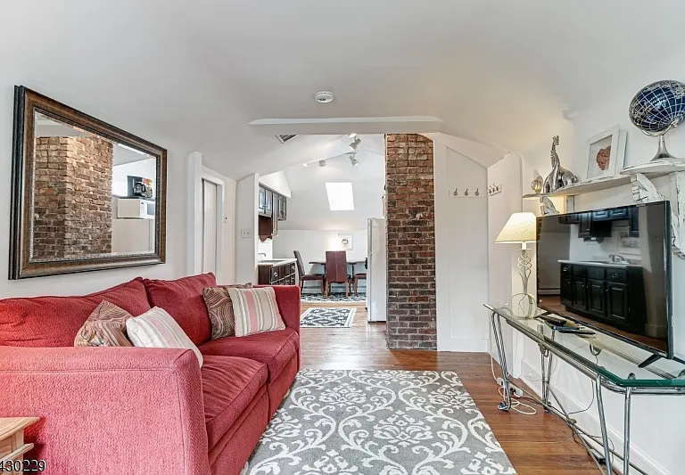 34 Fairview Ave #2 — Photo 14