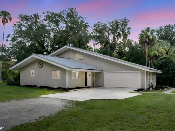 4613 Orange River Loop Rd, Fort Myers, FL 33905