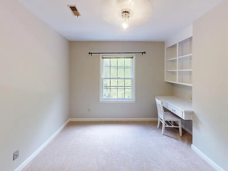 6619 Bunker Hill Cir — Photo 2