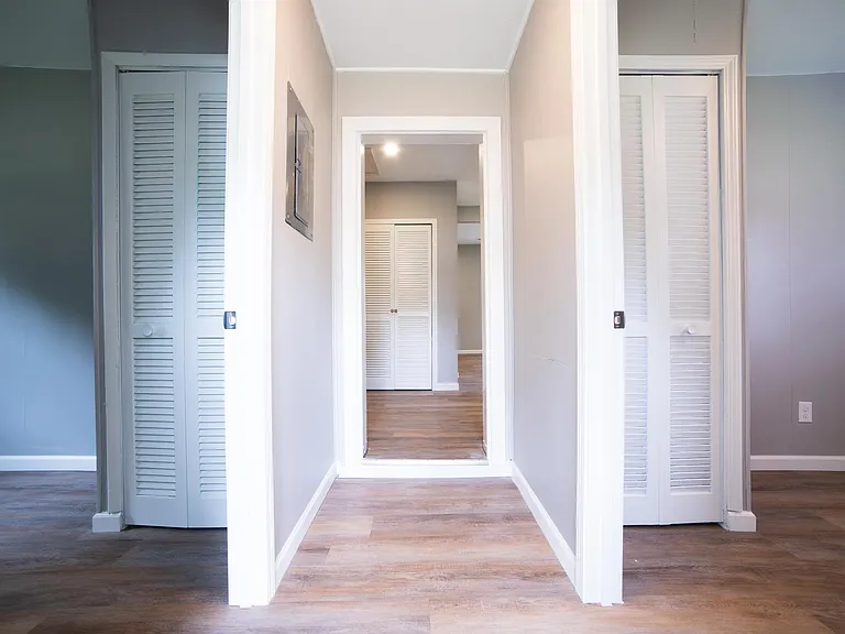 2511 N Baker Ave — Photo 11