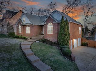 4008 Danes Dr, Thompsons Station, TN 37179