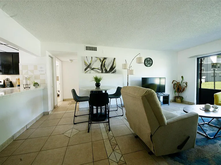 1920 N Congress Ave #105 — Photo 2