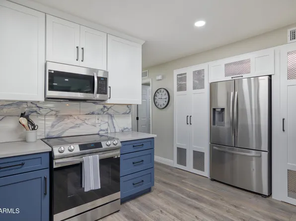 184 S DESERT Avenue, Litchfield Park, AZ 85340