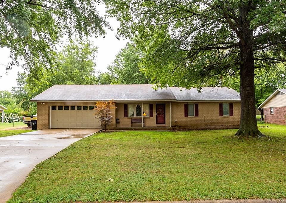 1st image of 805 Prairie Oaks Dr