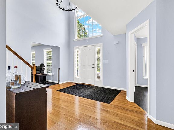 4th image of 104 S Ridgewood Dr