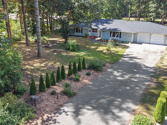 2nd image of 6011 La Vista Court SW