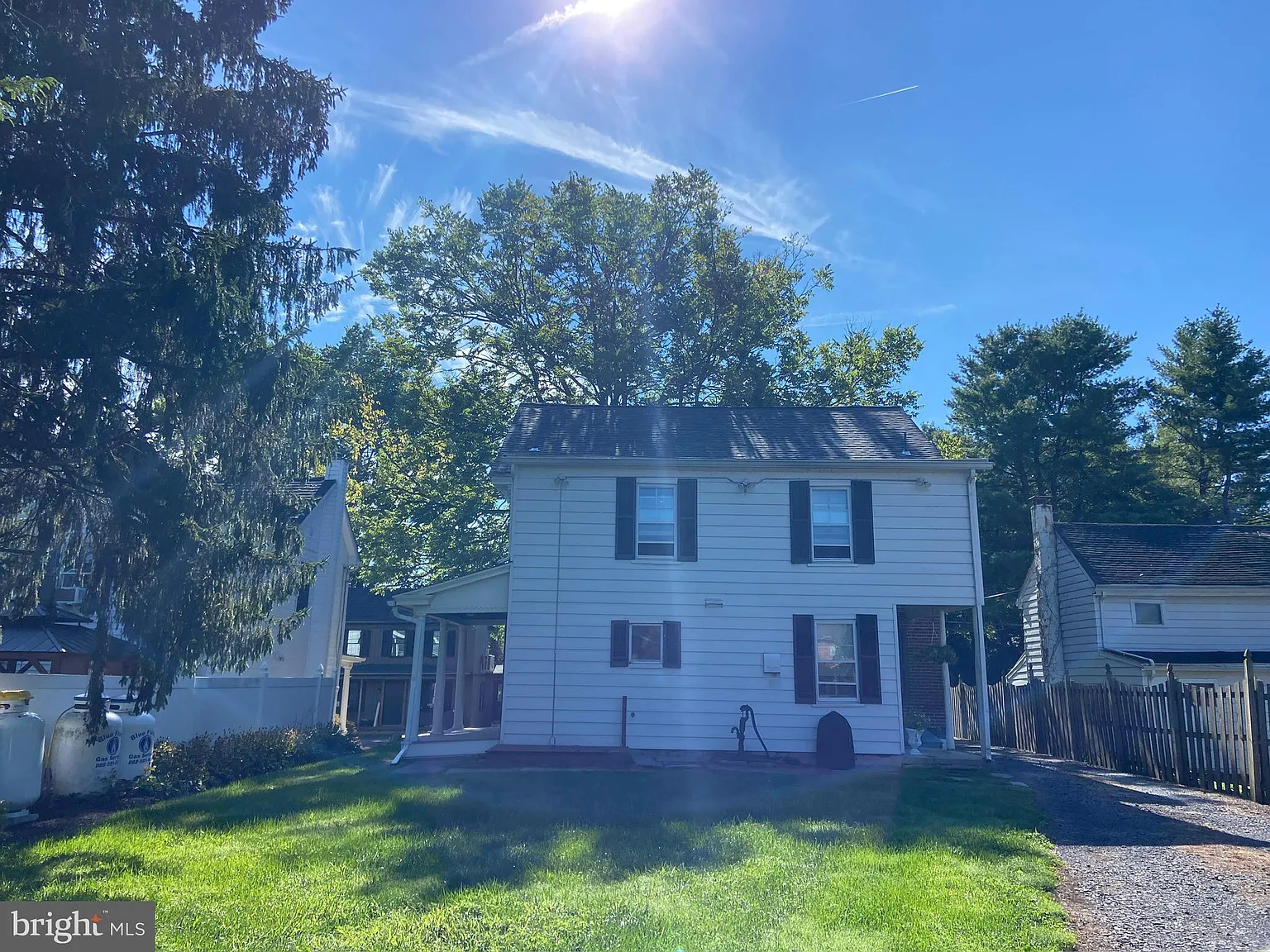 3 bed, 1.5 bath, 1300 sqft, $1,600 — Photo 2