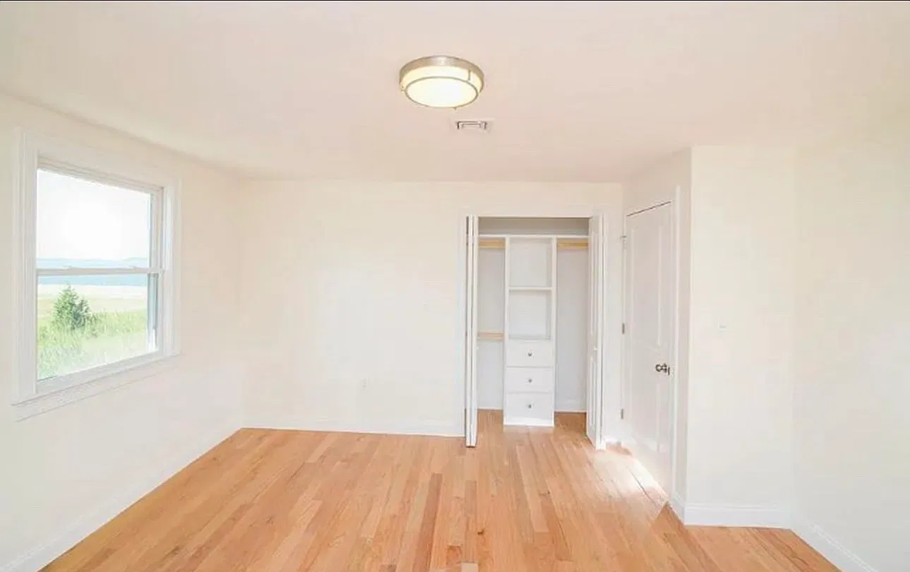 5 bed, 3200 sqft, $7,990 — Photo 4