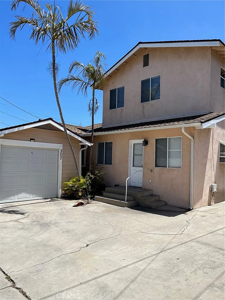 3 bed, 1100 sqft, $3,500 — Photo 2