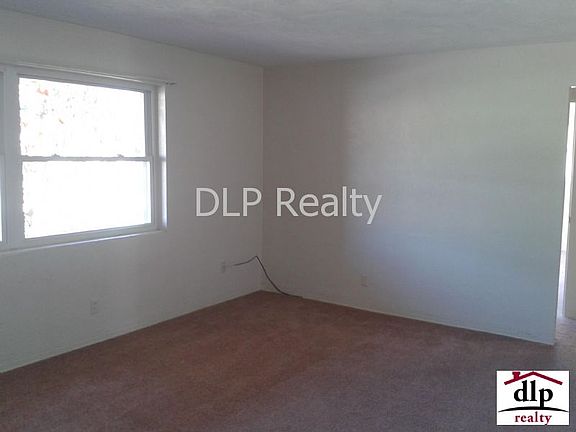 3rd image of 211 Sherwood Ln